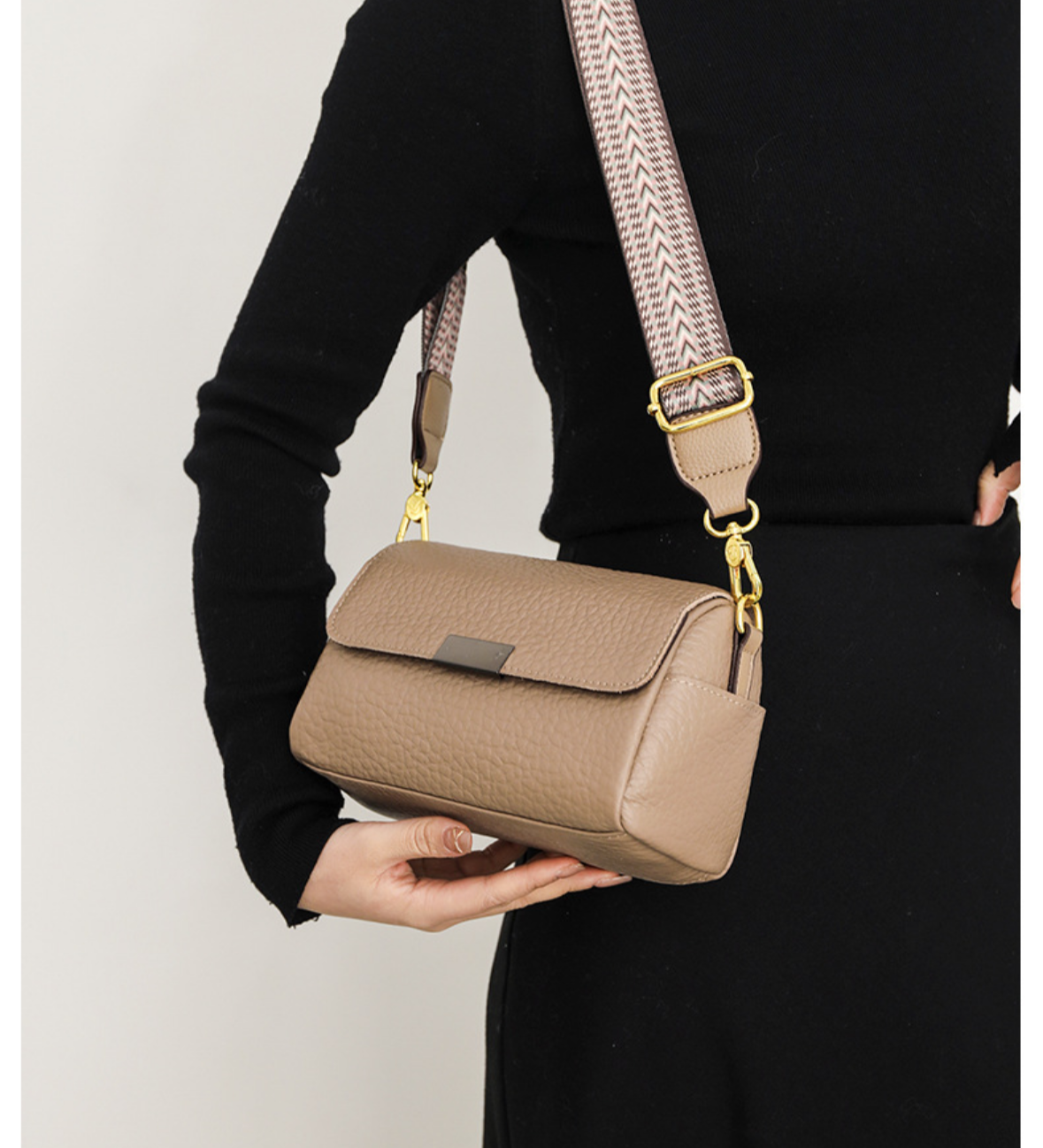 Wendy Leather Crossbody Bag